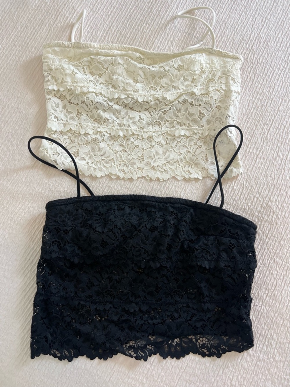 [Out from Under for Urban Outfit] Lace Cropped Cami Tank Top Duo - Black & Ivory